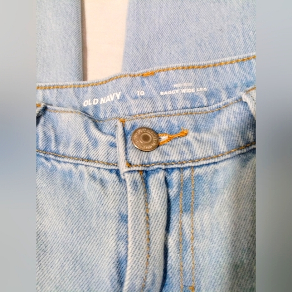 Old Navy Mid-Rise Ripped Baggy Wide-Leg Jeans - Picture 7 of 9